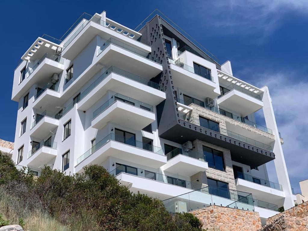 Lux Apartments Pinctada Dobra Voda Ngoại thất bức ảnh