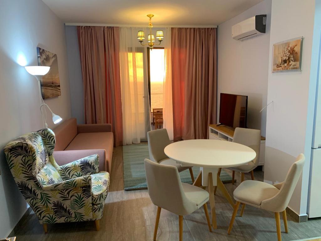 Lux Apartments Pinctada Dobra Voda Ngoại thất bức ảnh