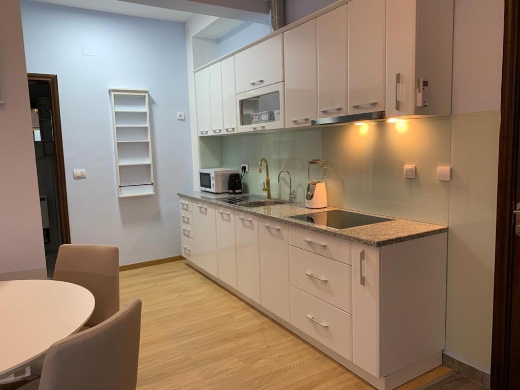 Lux Apartments Pinctada Dobra Voda Ngoại thất bức ảnh