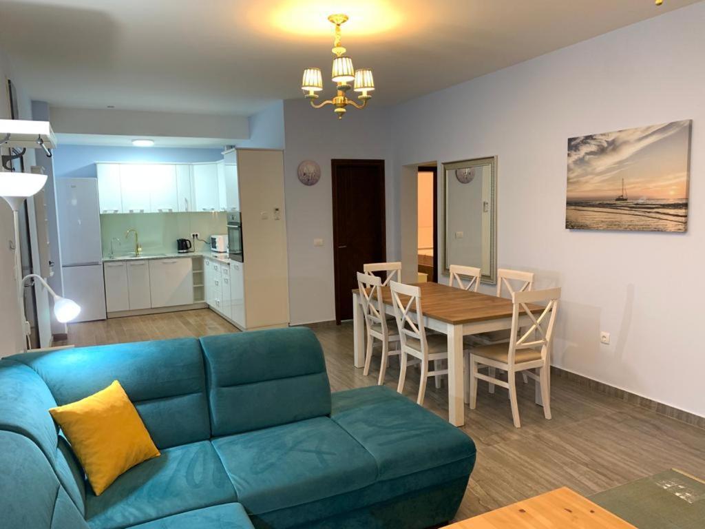 Lux Apartments Pinctada Dobra Voda Ngoại thất bức ảnh